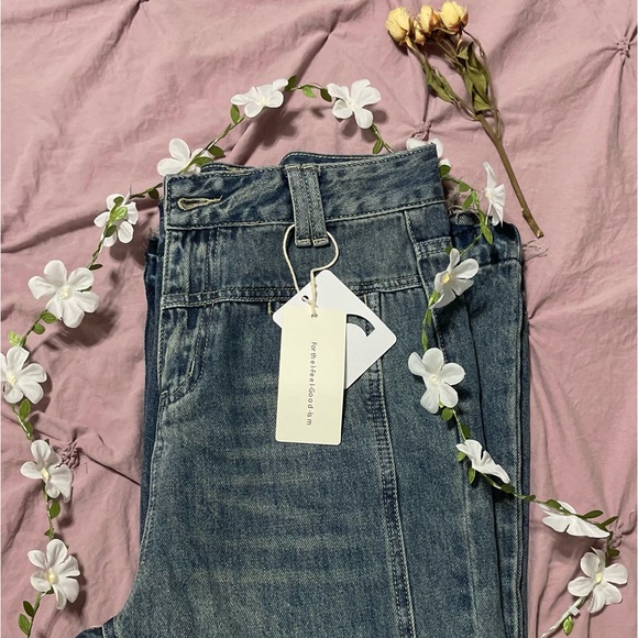 New Wide Leg Vintage Denim Distressed Jeans NWT The Perfect pair of jeans Trendy - Picture 11 of 11